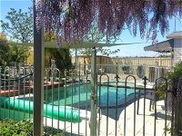 Must Love Dogs BB and Self-Contained Cottage - South Australia Travel