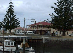 Port Albert Hotel - Surfers Gold Coast