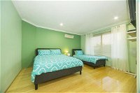 Alpha Homestay - Accommodation Airlie Beach