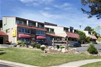 Aspire Alpine Gables and Brumby Bar - Dalby Accommodation