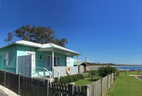 Aurora Beachfront Cottage - Accommodation BNB