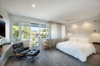 Heart Hotel and Gallery Whitsundays - Accommodation Yamba