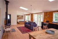 Sandalwood Shearing Shed - Accommodation Airlie Beach
