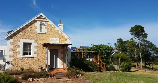 Drik Drik VIC Lismore Accommodation