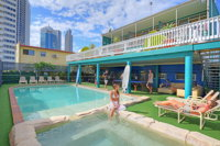 Backpackers in Paradise - Townsville Tourism