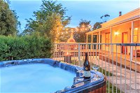 Country House Retreat - Geraldton Accommodation