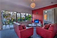 Cove Beach Apartment 1 - Townsville Tourism