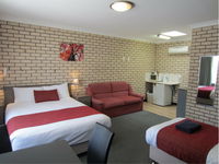 Cowra Crest Motel - Tourism Cairns