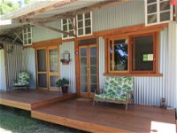 Fig Tree Retro Studio - Whitsundays Tourism