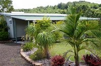 Halls Country Cottages - Whitsundays Tourism
