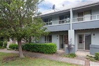 Honeysuckle Townhouses - Townsville Tourism