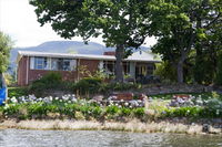 Waterside Accommodation - Derwent Hideaway - Accommodation Whitsundays