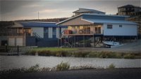 96 Marina Way Mannum Waters - River Shack Rentals - Southport Accommodation