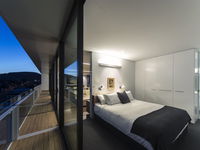 Avalon City Retreat - Tweed Heads Accommodation