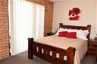 Central Wagga Apartments Salmon Apartment - Accommodation Yamba