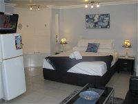 Charm City Motel - Accommodation in Surfers Paradise