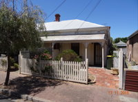 Clyde's Cottage - Townsville Tourism