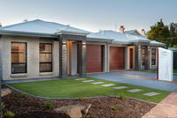 Renmark River Villas - Gold Coast 4U