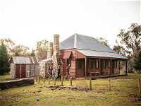 The Pines Cottage - Wagga Wagga Accommodation
