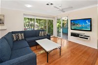 Flynns on Surf Beach Villas - Accommodation in Brisbane