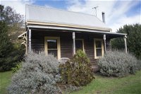 Orchard Cottages - Mackay Tourism