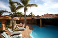 Comfort Inn Bay of Isles - Accommodation Noosa