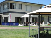 Hotel Motel 5 - Whitsundays Accommodation