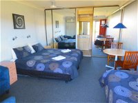 Sisleys Motel - Accommodation Perth
