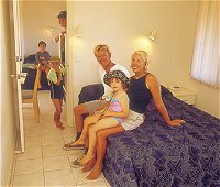 Onslow Mackerel Motel - Surfers Gold Coast