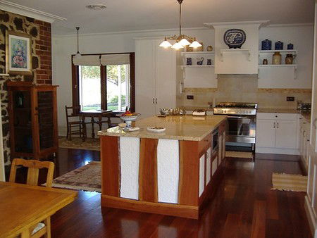 Kelmscott WA Accommodation Gladstone