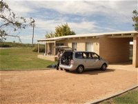 Cervantes Holiday Homes  Units - Wagga Wagga Accommodation