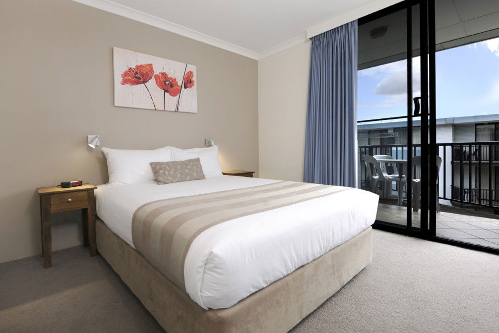 Maddington WA Accommodation in Surfers Paradise