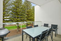 24 The Breeze - Sea Views Right in the Heart of Victor Harbor