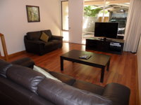 Adelaide Serviced Accommodation - Archer Townhouse - Townsville Tourism