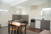 Bishop's Lodge - Accommodation Noosa