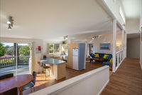 Breeze in Mollymook Beach - Bundaberg Accommodation