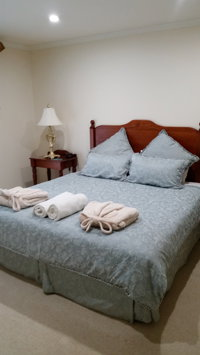 Carolynnes Cottages - Blue Wren Cottage - Accommodation in Surfers Paradise