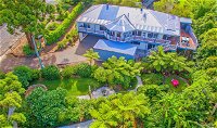 Cloud 9 Cliff Top Eagle Heights - Mackay Tourism