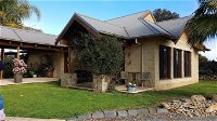 Lake View Farm House - Mount Gambier Accommodation
