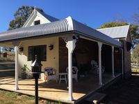 Melaleuca Cottage - Redcliffe Tourism