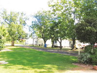 Poplars Caravan Park - Open For Essential Travel Only - Accommodation Kalgoorlie