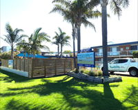 Surfside Holiday Apartments - Accommodation Australia