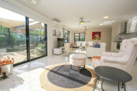 Bright Uptown - Accommodation Airlie Beach