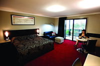 Cattleman's Country Motor Inn and Serviced Apartments - Open with Room Service - Accommodation Perth