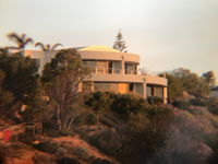 Cliff House Beachfront Villas - Townsville Tourism