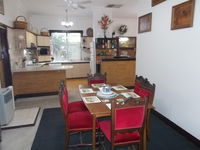 Cross Road Travellers Rest - Goulburn Accommodation