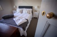 Helensburgh Hotel - Accommodation Tasmania