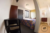 Hillston Backpackers - Accommodation Airlie Beach