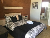 Star Hotel Accommodation - Lightning Ridge Tourism