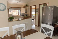 Taranaki Beach Unit - WA Accommodation